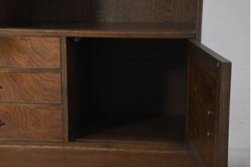 中古　美品　国産職人手作り　高級家具　高島屋デパート取り扱い　欅(ケヤキ)材　落ち着いた佇まいの茶箪笥(サイドボード、サイドキャビネット、茶棚、食器棚、収納棚、戸棚)(定価約35万円)(R-082466)