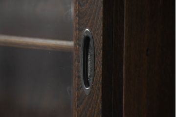 中古　美品　国産職人手作り　高級家具　高島屋デパート取り扱い　欅(ケヤキ)材　落ち着いた佇まいの茶箪笥(サイドボード、サイドキャビネット、茶棚、食器棚、収納棚、戸棚)(定価約35万円)(R-082466)