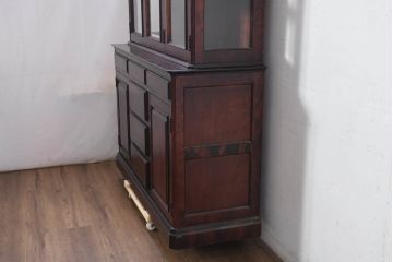 中古　美品　桜材　国産職人手作り家具　和風モダン　作りの良い三面ガラスの食器棚(収納棚、戸棚、カップボード、飾り棚、コレクションケース、ディスプレイケース、キャビネット)(R-082467)