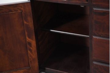 中古　美品　桜材　国産職人手作り家具　和風モダン　作りの良い三面ガラスの食器棚(収納棚、戸棚、カップボード、飾り棚、コレクションケース、ディスプレイケース、キャビネット)(R-082467)