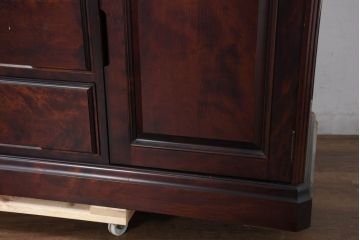 中古　美品　桜材　国産職人手作り家具　和風モダン　作りの良い三面ガラスの食器棚(収納棚、戸棚、カップボード、飾り棚、コレクションケース、ディスプレイケース、キャビネット)(R-082467)