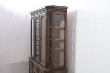 中古　美品　KOSUGA(コスガ)　リージェントハウスシリーズ　上品な佇まいの二段重ねキャビネット(食器棚、キュリオケース、カップボード、飾り棚、戸棚、収納棚)(定価約44万円)(R-082468)