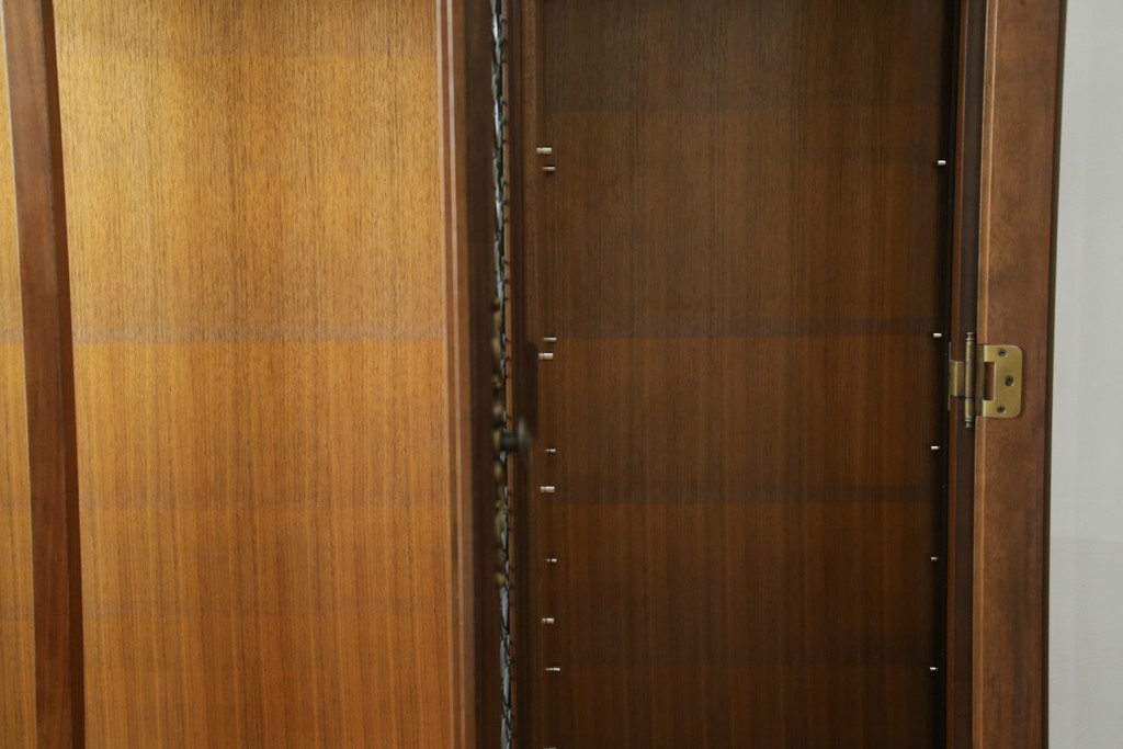 中古　美品　KOSUGA(コスガ)　リージェントハウスシリーズ　上品な佇まいの二段重ねキャビネット(食器棚、キュリオケース、カップボード、飾り棚、戸棚、収納棚)(定価約44万円)(R-082468)