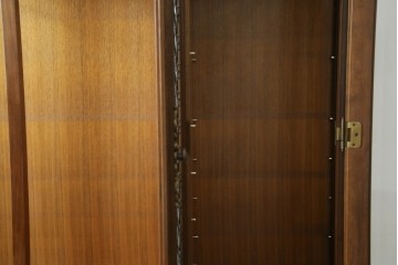 中古　美品　KOSUGA(コスガ)　リージェントハウスシリーズ　上品な佇まいの二段重ねキャビネット(食器棚、キュリオケース、カップボード、飾り棚、戸棚、収納棚)(定価約44万円)(R-082468)