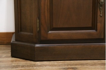 中古　美品　KOSUGA(コスガ)　リージェントハウスシリーズ　上品な佇まいの二段重ねキャビネット(食器棚、キュリオケース、カップボード、飾り棚、戸棚、収納棚)(定価約44万円)(R-082468)