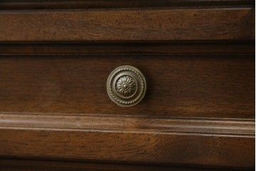 中古　美品　KOSUGA(コスガ)　リージェントハウスシリーズ　上品な佇まいの二段重ねキャビネット(食器棚、キュリオケース、カップボード、飾り棚、戸棚、収納棚)(定価約44万円)(R-082468)