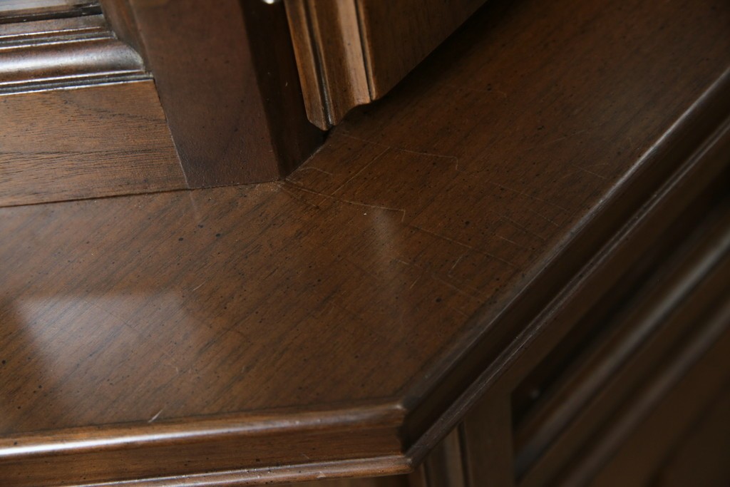 中古　美品　KOSUGA(コスガ)　リージェントハウスシリーズ　上品な佇まいの二段重ねキャビネット(食器棚、キュリオケース、カップボード、飾り棚、戸棚、収納棚)(定価約44万円)(R-082468)