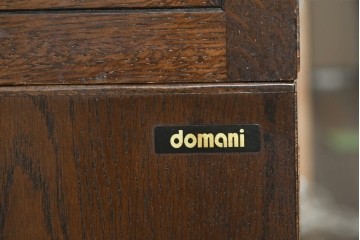 中古　カリモク家具(karimoku)　domani(ドマーニ)　Morganton(モーガントン)　ディスプレイ什器におすすめ!ヒッコリーブラウンのガラスキャビネット　定価約70万円　(R-082471)