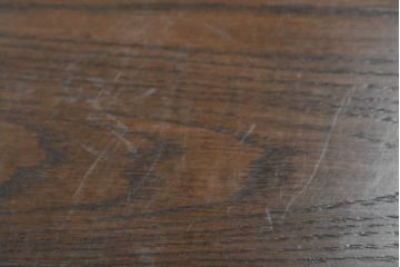 中古　カリモク家具(karimoku)　domani(ドマーニ)　Morganton(モーガントン)　ディスプレイ什器におすすめ!ヒッコリーブラウンのガラスキャビネット(キュリオケース、ガラスケース、ショーケース、ディスプレイケース、コレクションケース、飾り棚、陳列棚、収納棚、店舗什器)(定価約70万円)(R-082471)