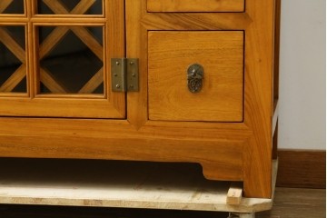 アジアンヴィンテージ　超美品!!　使用感ほぼなし　李朝デザイン　総無垢材　ワインラック付き　洗練されたデザインが美しい二段重ねキャビネット　(R-082472)