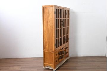 アジアンビンテージ　超美品!!　使用感ほぼなし　李朝デザイン　総無垢材　ワインラック付き　洗練されたデザインが美しい二段重ねキャビネット(カップボード、食器棚、飾り棚、陳列棚、収納棚、戸棚、店舗什器、ヴィンテージ)(R-082472)