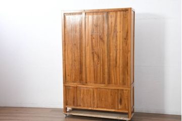 アジアンビンテージ　超美品!!　使用感ほぼなし　李朝デザイン　総無垢材　ワインラック付き　洗練されたデザインが美しい二段重ねキャビネット(カップボード、食器棚、飾り棚、陳列棚、収納棚、戸棚、店舗什器、ヴィンテージ)(R-082472)
