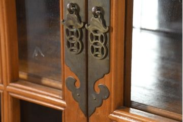 アジアンビンテージ　超美品!!　使用感ほぼなし　李朝デザイン　総無垢材　ワインラック付き　洗練されたデザインが美しい二段重ねキャビネット(カップボード、食器棚、飾り棚、陳列棚、収納棚、戸棚、店舗什器、ヴィンテージ)(R-082472)