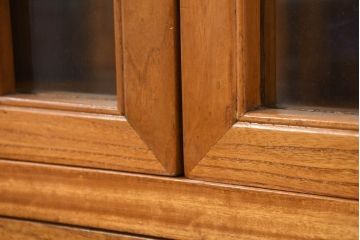 アジアンビンテージ　超美品!!　使用感ほぼなし　李朝デザイン　総無垢材　ワインラック付き　洗練されたデザインが美しい二段重ねキャビネット(カップボード、食器棚、飾り棚、陳列棚、収納棚、戸棚、店舗什器、ヴィンテージ)(R-082472)