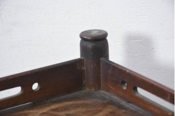 和製ビンテージ　時代物　上品な佇まいが魅力の小振りな飾り棚(オープンシェルフ、オープンラック、ディスプレイラック、陳列棚、茶棚、ヴィンテージ)(R-082474)