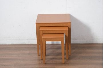 中古　美品　イタリア　希少モデル　calligaris(カリガリス)　シンプルでナチュラルな風合いが魅力のネストテーブル(サイドテーブル、カフェテーブル、コーヒーテーブル)(R-082475)