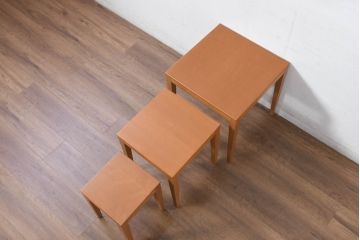 中古　美品　イタリア　希少モデル　calligaris(カリガリス)　シンプルでナチュラルな風合いが魅力のネストテーブル(サイドテーブル、カフェテーブル、コーヒーテーブル)(R-082475)