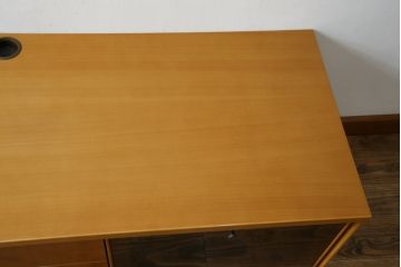 中古　美品　カリモク家具(karimoku)　domani(ドマーニ)　洗練されたデザインが美しいシアターボード(テレビ台、テレビボード、ローボード、キャビネット、収納棚、サイドボード)(定価約45万円)(R-082476)