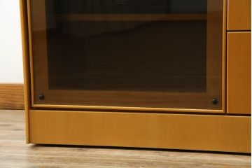 中古　美品　カリモク家具(karimoku)　domani(ドマーニ)　洗練されたデザインが美しいシアターボード(テレビ台、テレビボード、ローボード、キャビネット、収納棚、サイドボード)(定価約45万円)(R-082476)