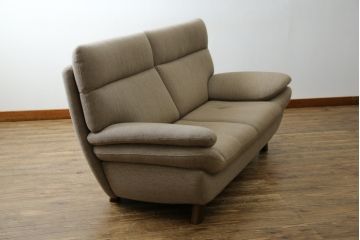 中古　カリモク家具(karimoku)　UT83モデル　落ち着いた空間づくりにおすすめの2Pソファ(2人掛けソファ、二人掛けソファ)(定価約26万円)(R-082477)