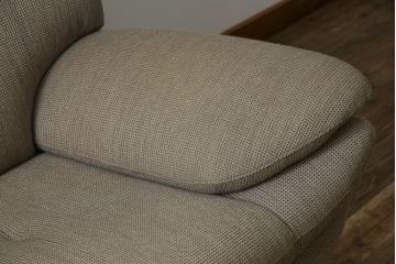 中古　カリモク家具(karimoku)　UT83モデル　落ち着いた空間づくりにおすすめの2Pソファ(2人掛けソファ、二人掛けソファ)(定価約26万円)(R-082477)