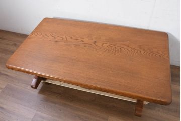 中古　高級品!!　国産　職人手作り家具　総楢(ナラ)材　天板一枚板　重厚な佇まいが魅力のローテーブル(座卓、センターテーブル、リビングテーブル)(定価約28万円)(R-082478)