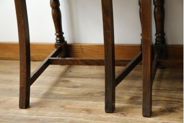イギリスビンテージ　オーク材　アンティーク調　クラシカルな雰囲気を醸し出すダイニングチェア4脚セット(Dチェア、アームレスチェア、椅子、イス、英国、ヴィンテージ、バラ売り可能)(R-082483)