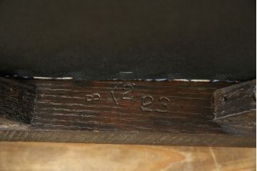 イギリスビンテージ　オーク材　アンティーク調　クラシカルな雰囲気を醸し出すダイニングチェア4脚セット(Dチェア、アームレスチェア、椅子、イス、英国、ヴィンテージ、バラ売り可能)(R-082483)