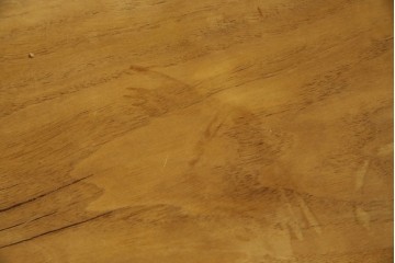 中古　希少!!　沖縄　流線木工　工房 島変木(とうへんぼく)　屋宜政廣(やぎまさひろ)作　赤木材使用　温かみ感じる丸みを帯びた小供用ベンチ　定価約7万円　(R-082485)