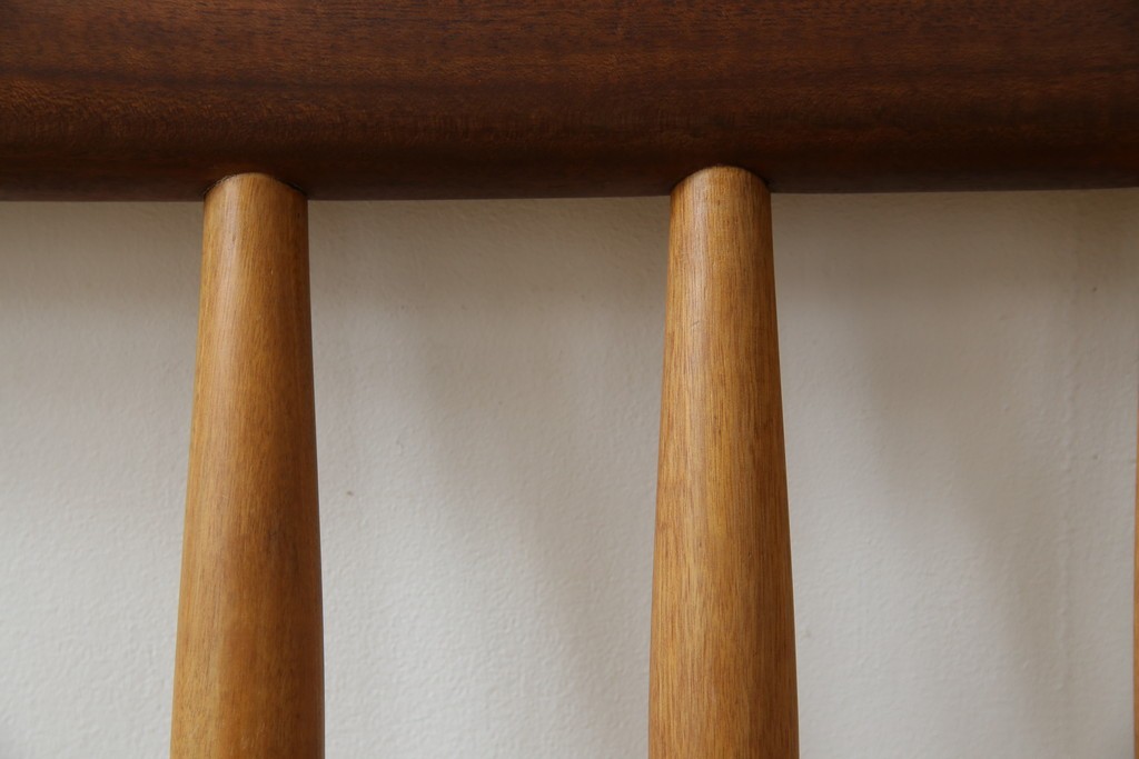 中古　希少!!　沖縄　流線木工　工房 島変木(とうへんぼく)　屋宜政廣(やぎまさひろ)作　赤木材使用　温かみ感じる丸みを帯びた小供用ベンチ　定価約7万円　(R-082485)