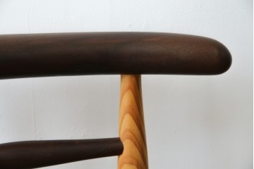 中古　工房 島変木(とうへんぼく)　温かみ感じる丸みを帯びたかわいらしいデザインのカウンターチェア(カウンターツール、ハイスツール、板座チェア、イス、椅子)(定価約30万円)(R-082486)