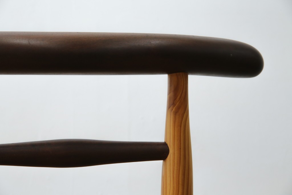 中古　工房 島変木(とうへんぼく)　温かみ感じる丸みを帯びたかわいらしいデザインのカウンターチェア(カウンターツール、ハイスツール、板座チェア、イス、椅子)(定価約30万円)(R-082486)