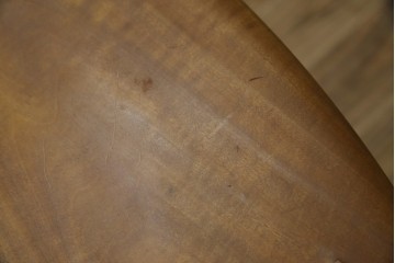 中古　工房 島変木(とうへんぼく)　温かみ感じる丸みを帯びたかわいらしいデザインのカウンターチェア(カウンターツール、ハイスツール、板座チェア、イス、椅子)(定価約30万円)(R-082486)