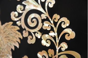 中古　超美品!!　もはや美術品!!　最高級　統一工芸研究院 吉正本　美しい螺鈿(ラデン)細工が目を引く存在感抜群の縦型チェスト(サイドチェスト、引き出し)(定価推定約150万円以上)(R-082490)