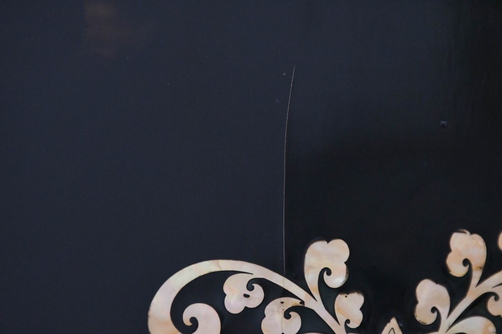 中古　美品　もはや美術品!!　最高級　統一工芸研究院 吉正本　美しい螺鈿(ラデン)細工が目を引く存在感抜群の縦型チェスト　定価推定約150万円以上　(R-082490)