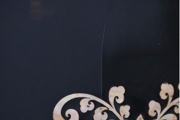 中古　美品　もはや美術品!!　最高級　統一工芸研究院 吉正本　美しい螺鈿(ラデン)細工が目を引く存在感抜群の縦型チェスト　定価推定約150万円以上　(R-082490)