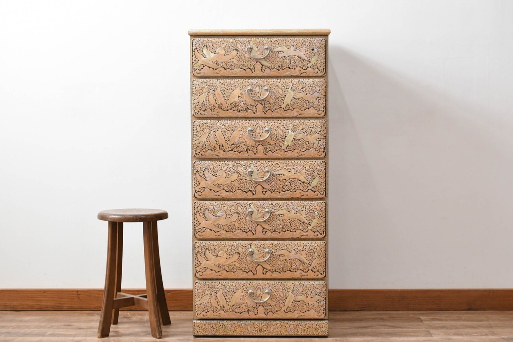 中古　美品　もはや美術品!!　最高級　統一工芸研究院 吉正本　美しい螺鈿(ラデン)細工が目を引く存在感抜群の縦型チェスト　定価推定約150万円以上　(R-082490)