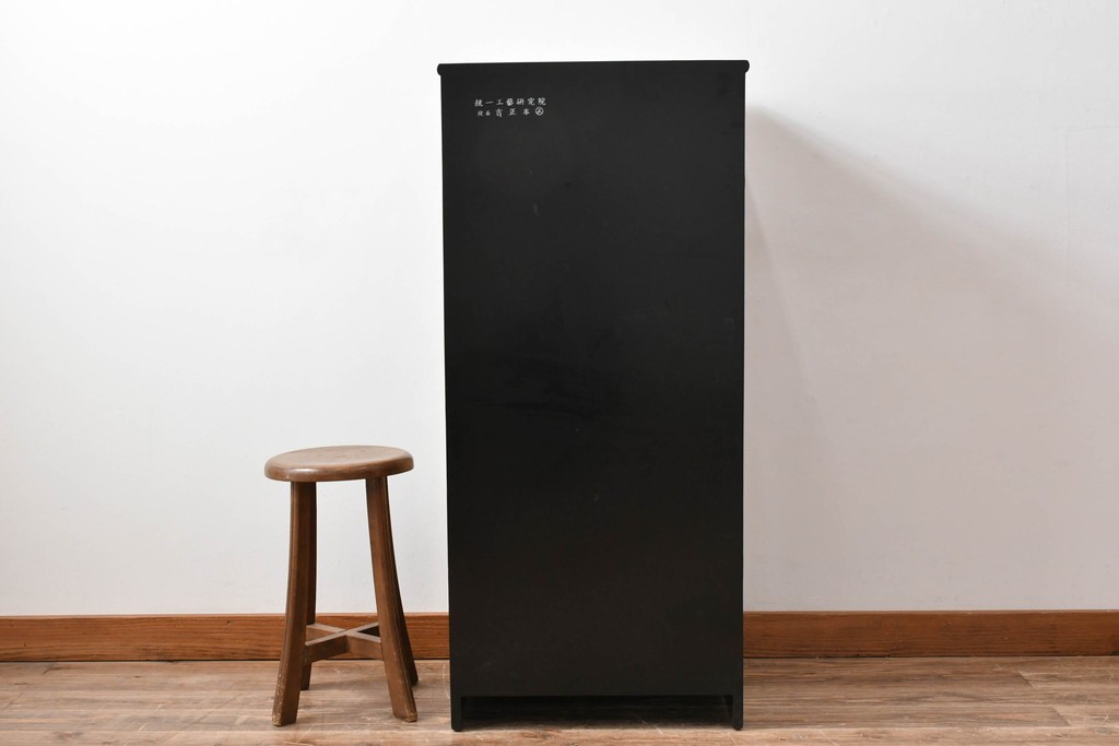 中古　美品　もはや美術品!!　最高級　統一工芸研究院 吉正本　美しい螺鈿(ラデン)細工が目を引く存在感抜群の縦型チェスト　定価推定約150万円以上　(R-082490)