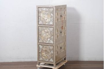 中古　超美品!!　もはや美術品!!　最高級　螺鈿(ラデン)細工　統一工芸研究院 吉正本　煌びやかな意匠が目を引くキャビネット(バンダチ、バンダジ、収納棚、李朝家具)(R-082491)