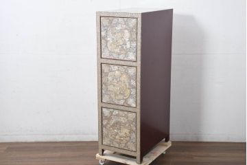 中古　超美品!!　もはや美術品!!　最高級　螺鈿(ラデン)細工　統一工芸研究院 吉正本　煌びやかな意匠が目を引くキャビネット(バンダチ、バンダジ、収納棚、李朝家具)(R-082491)