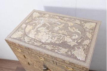 中古　超美品!!　もはや美術品!!　最高級　螺鈿(ラデン)細工　統一工芸研究院 吉正本　煌びやかな意匠が目を引くキャビネット(バンダチ、バンダジ、収納棚、李朝家具)(R-082491)