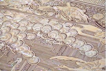 中古　超美品!!　もはや美術品!!　最高級　螺鈿(ラデン)細工　統一工芸研究院 吉正本　煌びやかな意匠が目を引くキャビネット(バンダチ、バンダジ、収納棚、李朝家具)(R-082491)