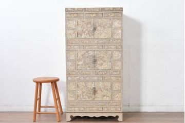 中古　超美品!!　もはや美術品!!　最高級　螺鈿(ラデン)細工　統一工芸研究院 吉正本　煌びやかな意匠が目を引くキャビネット(バンダチ、バンダジ、収納棚、李朝家具)(R-082491)
