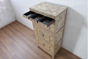 中古　超美品!!　もはや美術品!!　最高級　螺鈿(ラデン)細工　統一工芸研究院 吉正本　煌びやかな意匠が目を引くキャビネット(バンダチ、バンダジ、収納棚、李朝家具)(R-082491)