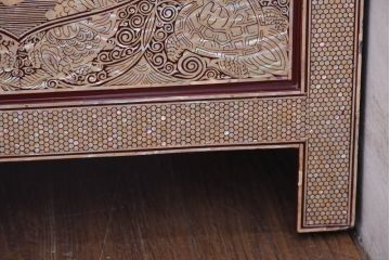 中古　超美品!!　もはや美術品!!　最高級　螺鈿(ラデン)細工　統一工芸研究院 吉正本　煌びやかな意匠が目を引くキャビネット(バンダチ、バンダジ、収納棚、李朝家具)(R-082491)