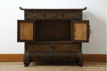 中古　アジア民芸家具　アジアンな雰囲気を高める小振りなサイドキャビネット(李朝箪笥、李朝タンス、小物収納、収納棚、戸棚、飾り棚)(R-082492)