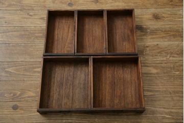 中古　アジア民芸家具　アジアンな雰囲気を高める小振りなサイドキャビネット(李朝箪笥、李朝タンス、小物収納、収納棚、戸棚、飾り棚)(R-082492)