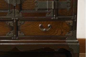 中古　アジア民芸家具　アジアンな雰囲気を高める小振りなサイドキャビネット(李朝箪笥、李朝タンス、小物収納、収納棚、戸棚、飾り棚)(R-082492)