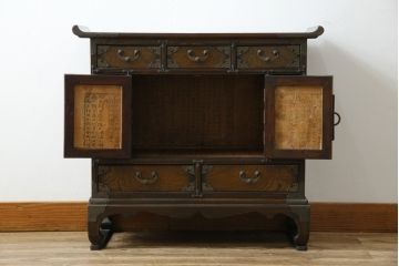 中古　アジア民芸家具　アジアンな雰囲気を高める小振りなサイドキャビネット(李朝箪笥、李朝タンス、小物収納、収納棚、戸棚、飾り棚)(R-082492)