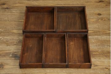 中古　アジア民芸家具　アジアンな雰囲気を高める小振りなサイドキャビネット(李朝箪笥、李朝タンス、小物収納、収納棚、戸棚、飾り棚)(R-082492)